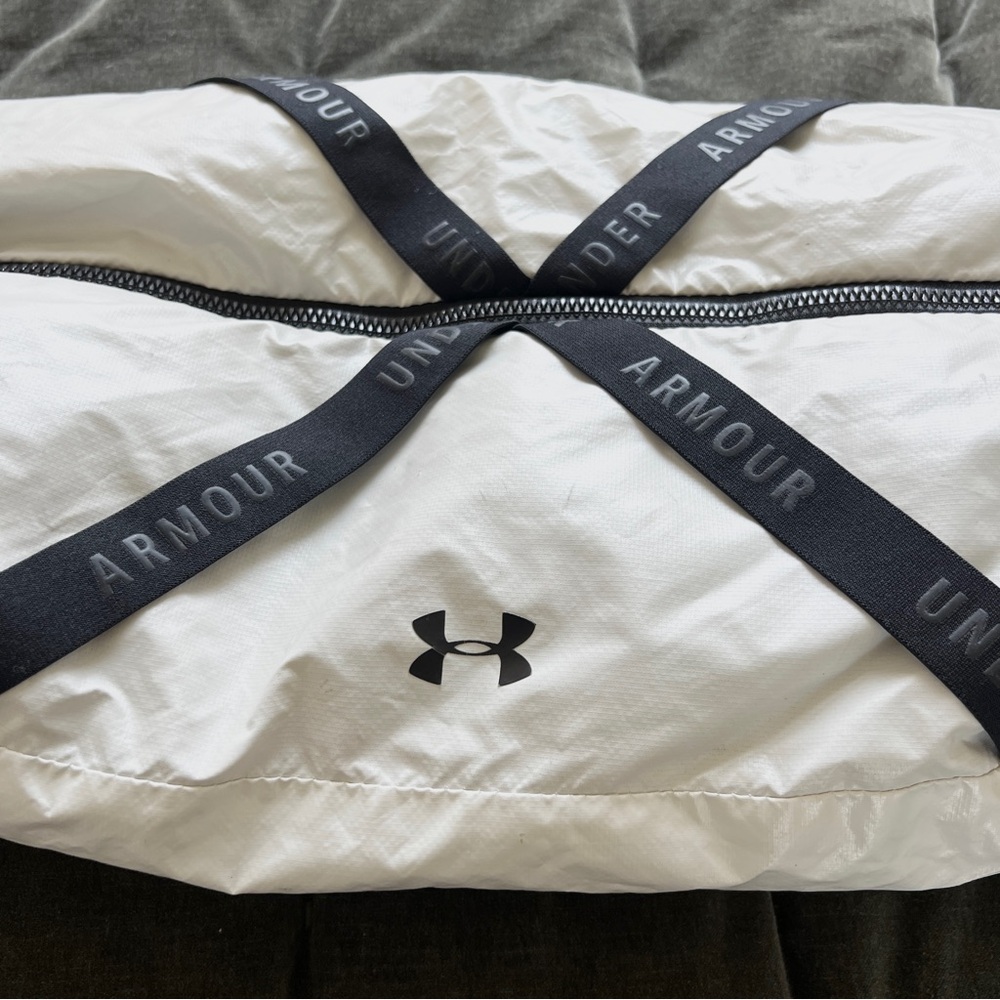Under Armour storm white black strap beltway workout gym crossbody sling bag - Picture 7 of 10